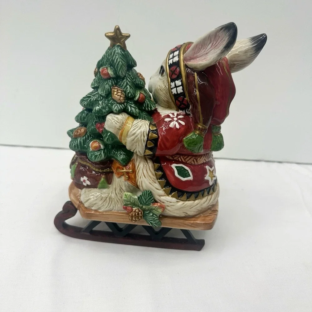 Fitz and Floyd Christmas Lodge Rabbit On A Sleigh With Tree Cookie jar W / Box‎